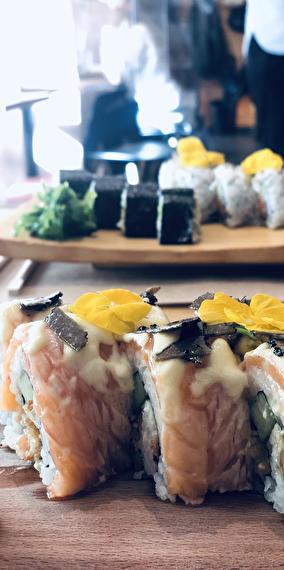 Relax and Cozy Sushis