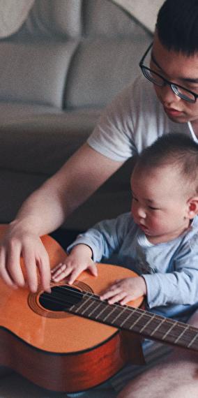 "C'est de la musique... avec une harpe" (0–2 ans)