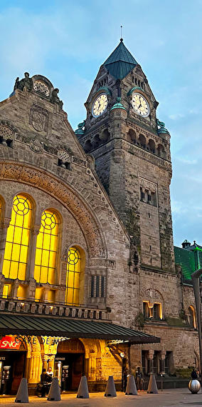 Visite guidée de Metz - De la cathédrale Saint-étienne à la plus belle gare de France