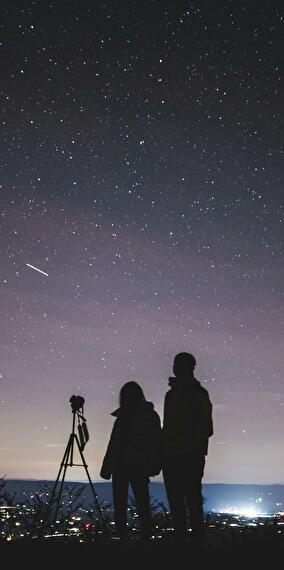 Observing the night sky with the naked eye and telescopes