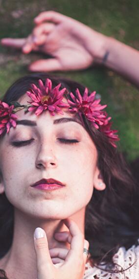 "Tout est un". Le lotus et la sauge. Yoga et chamanisme - Petit festival 2025
