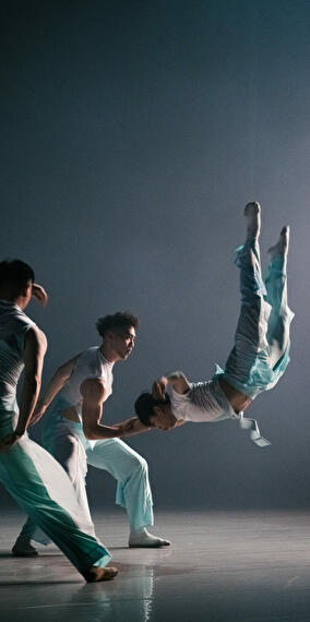 Dance performance - CRACK