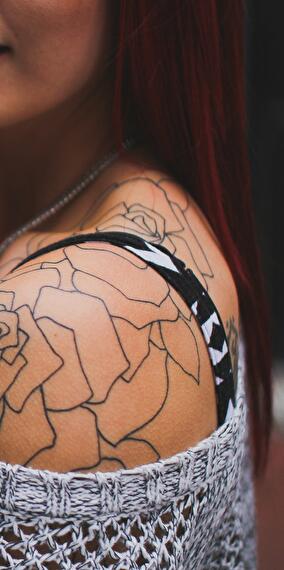 Everink Tatoueuse en démo en live - Pimp My Art