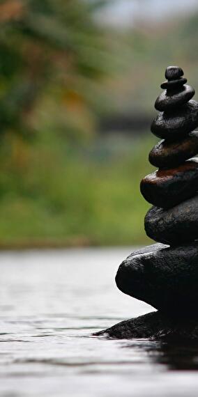 Flow Artistique : Yoga à la Pyramide