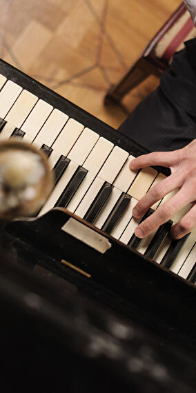 Spot on Keyboards : Piano à 4 mains