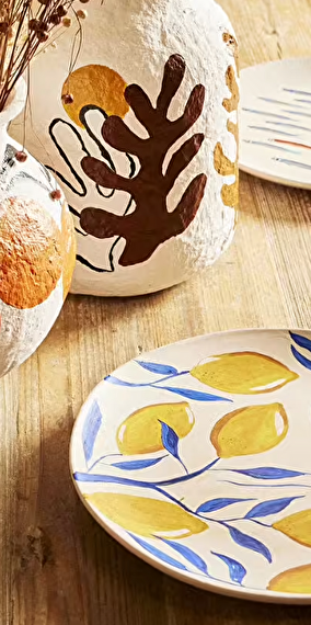 Workshop: Painting on a vase or plate