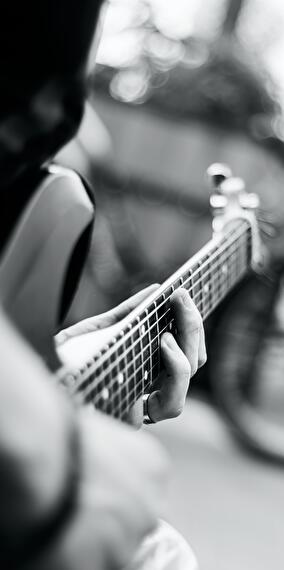 The Guitar Battle 2 / Lovers of universe
