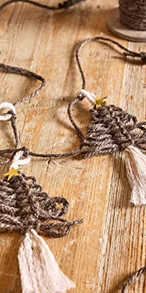 Macrame Christmas Tree Garland Workshop