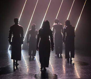 Botis Seva / Far From The Norm - hip-hop