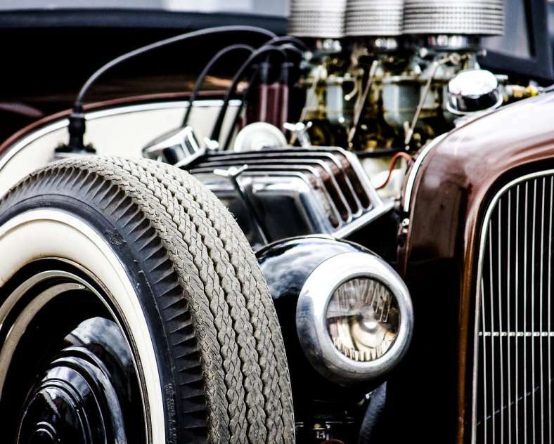 Exposition de voitures anciennes