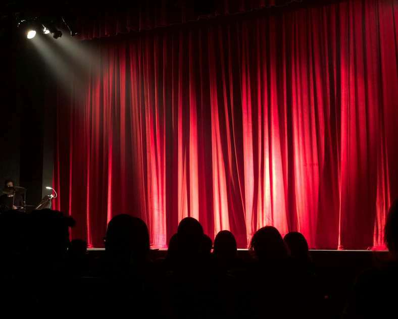 Ce soir on sort - Festival de théâtre Sarrebourg en scène