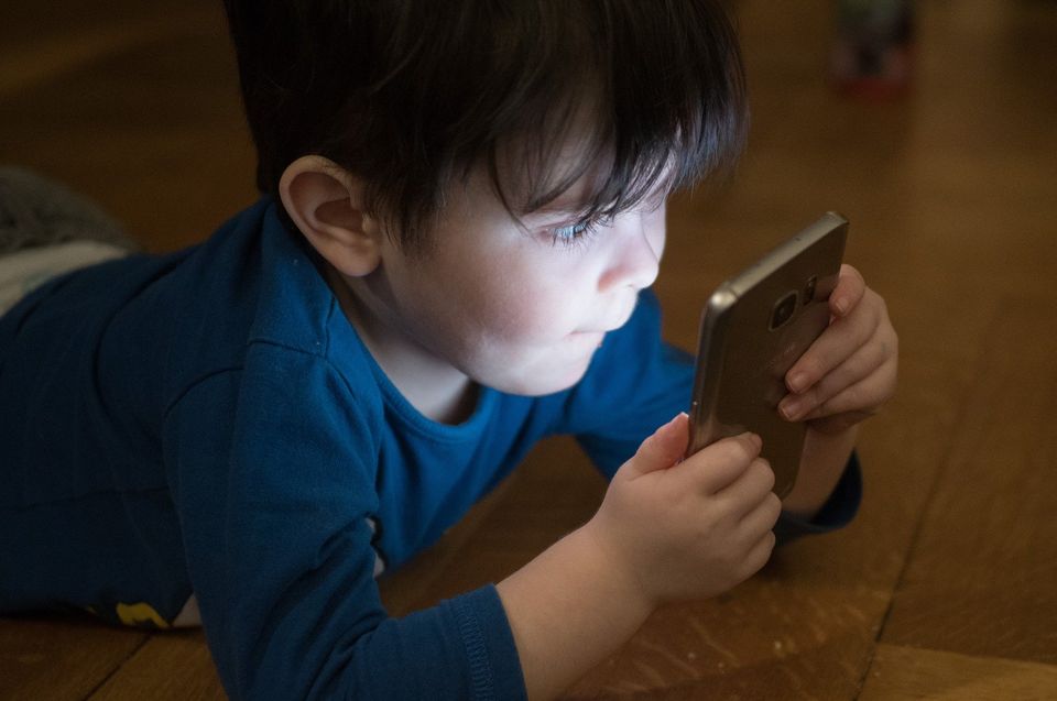 Smartphone, Tablet and Co.Growing up in a digital world