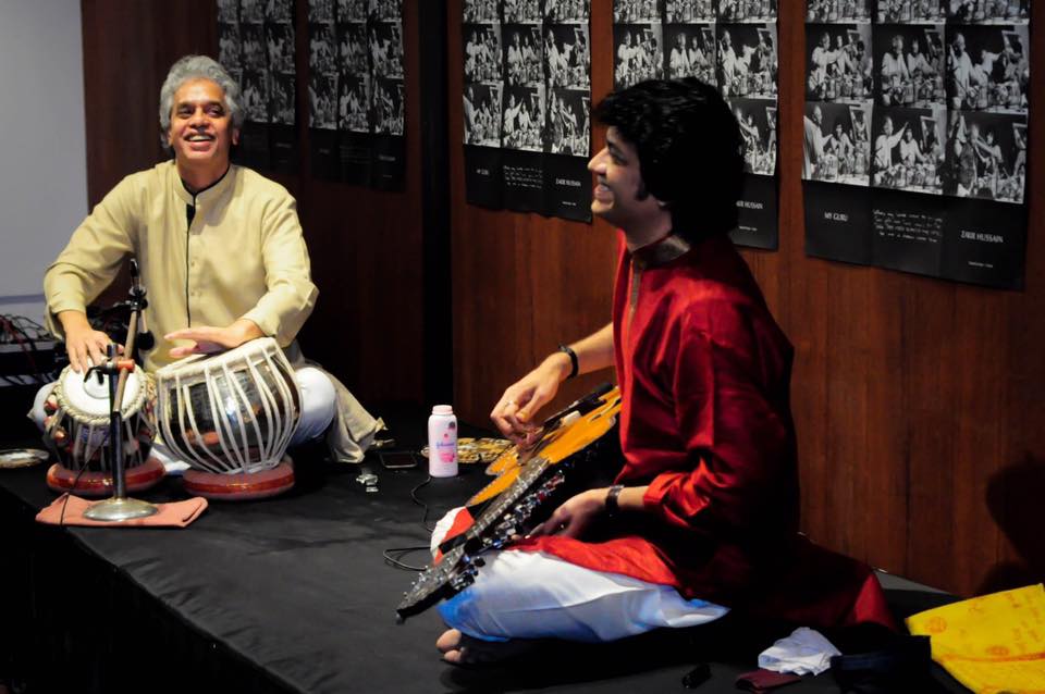 Manish Pingle + Latif Kahn (Indian music - Slide guitar + tablas)