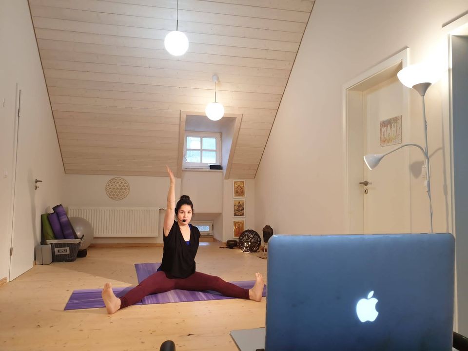 Online yoga in Luxembourgish