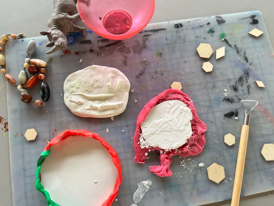 Atelier du samedi : Pressed and poured (6-12 ans)