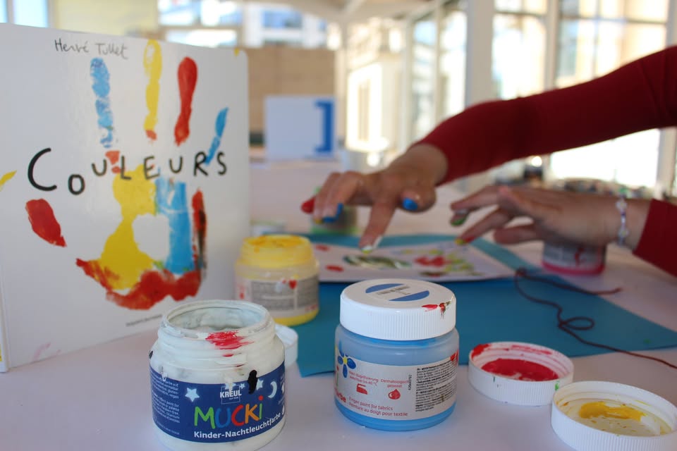 Workshop for Adult/Child Duo (Ages 3-6): Hands Full of Colour