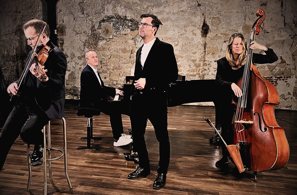 Smile, The Art of Crooners | Hugh Coltman & the Ensemble Contraste