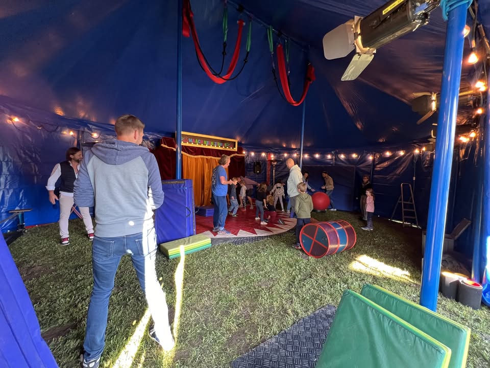 Atelier de cirque avec Jonn Happi