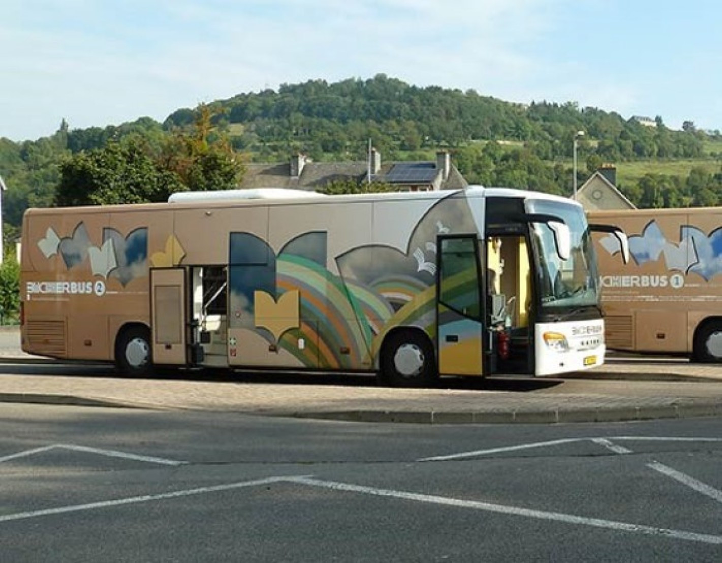 The Bicherbus at the Kiss & Go Parking