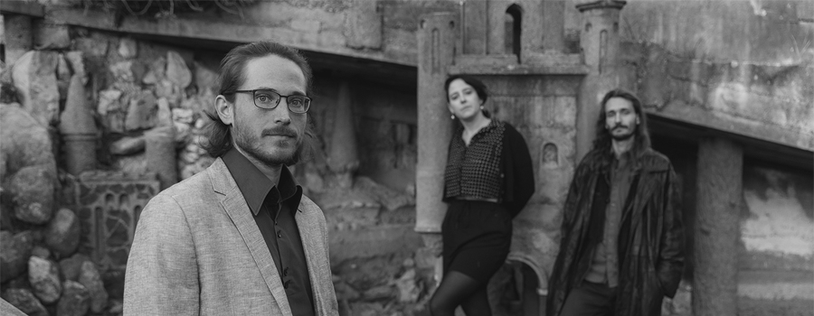 Émilie, Trio Artefact