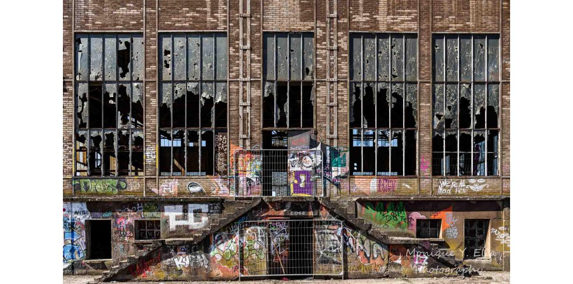 Friday evening: urbex with Monique Youakim Elia
