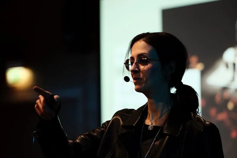 Schéinheet, Wourecht an dat Absolut - conférence