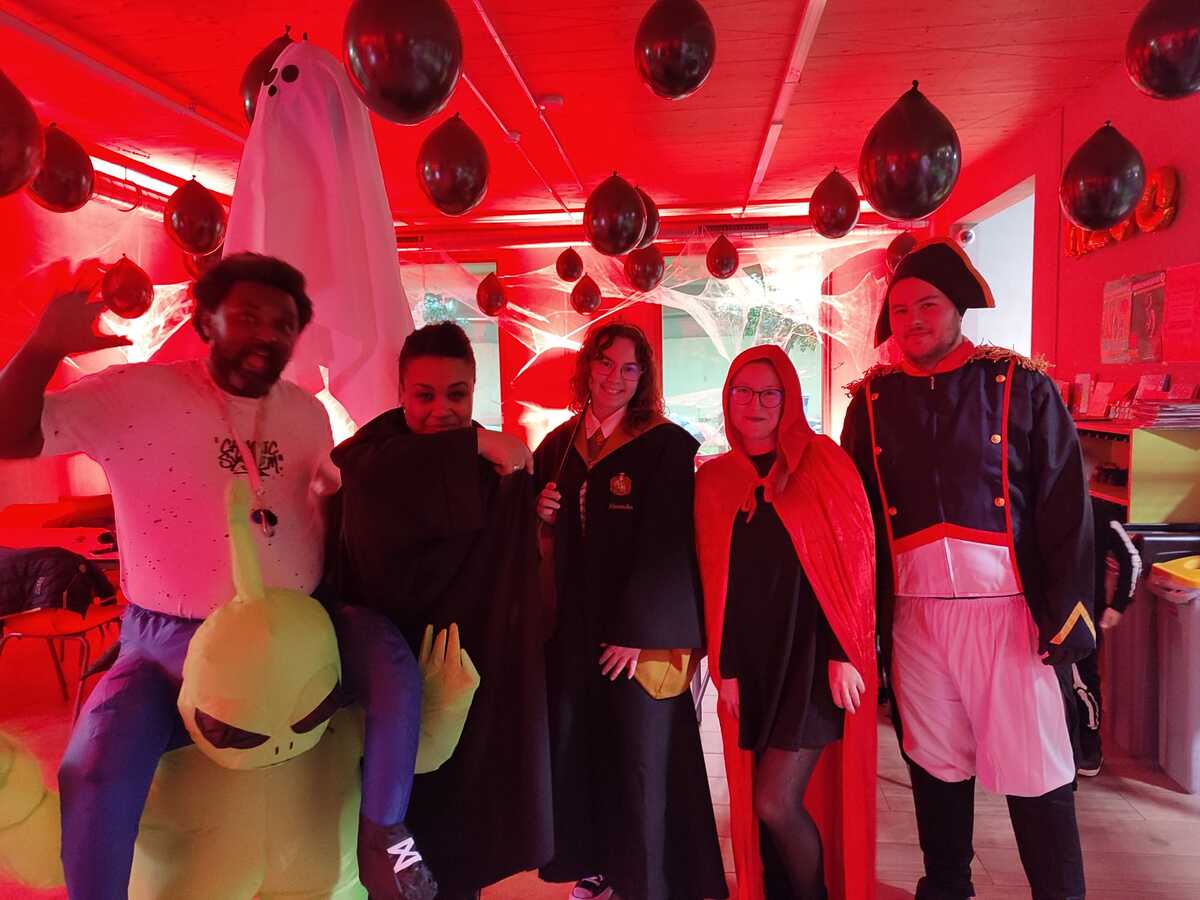 Halloween Kostüm Party