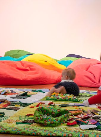 Parents et bébés au musée