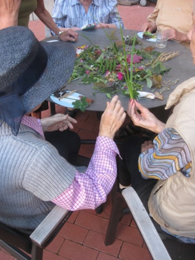 Garden Therapy Workshops for People with Forgetfulness