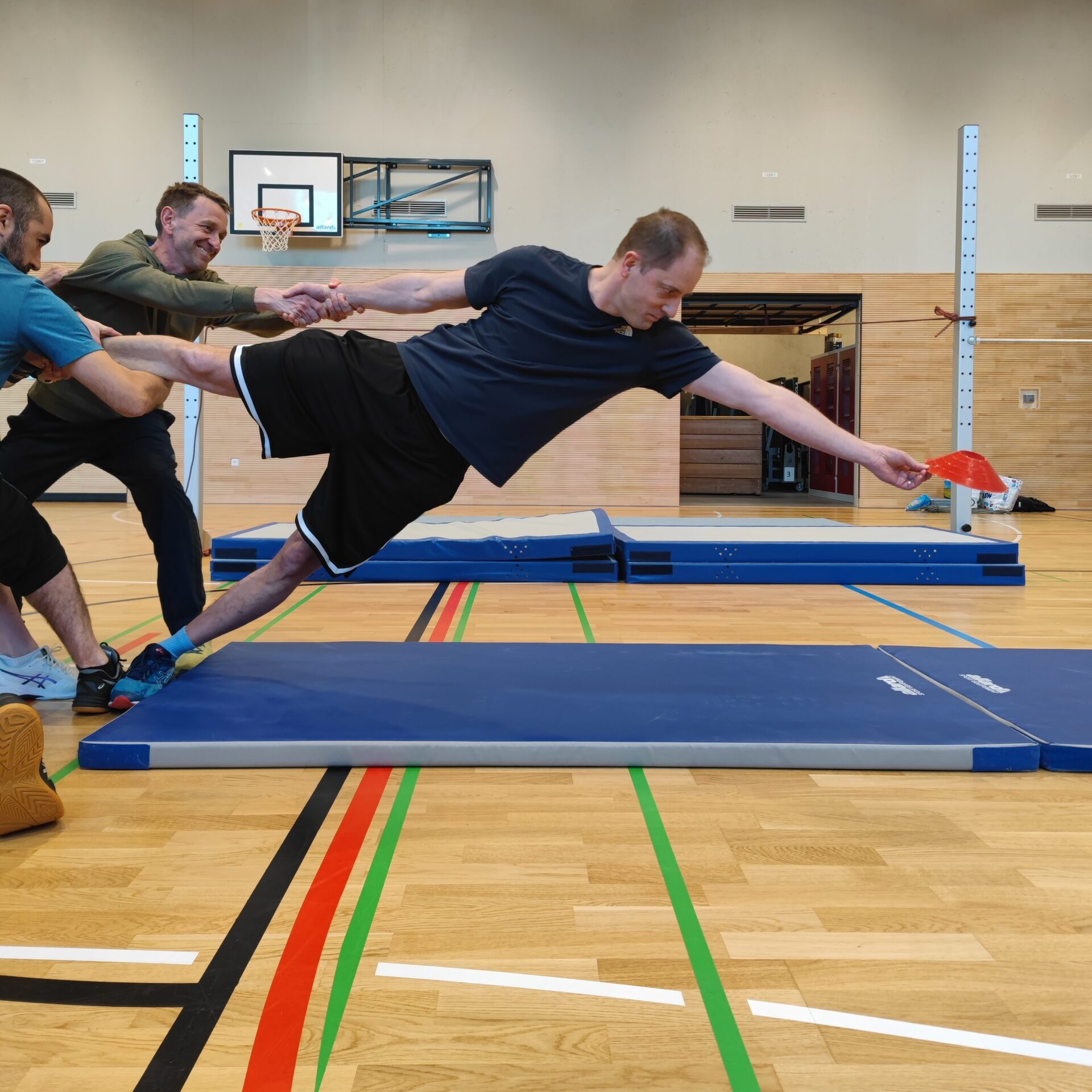 Cooperation in Motion (from level C3) – Experiential Pedagogy in the Gymnasium