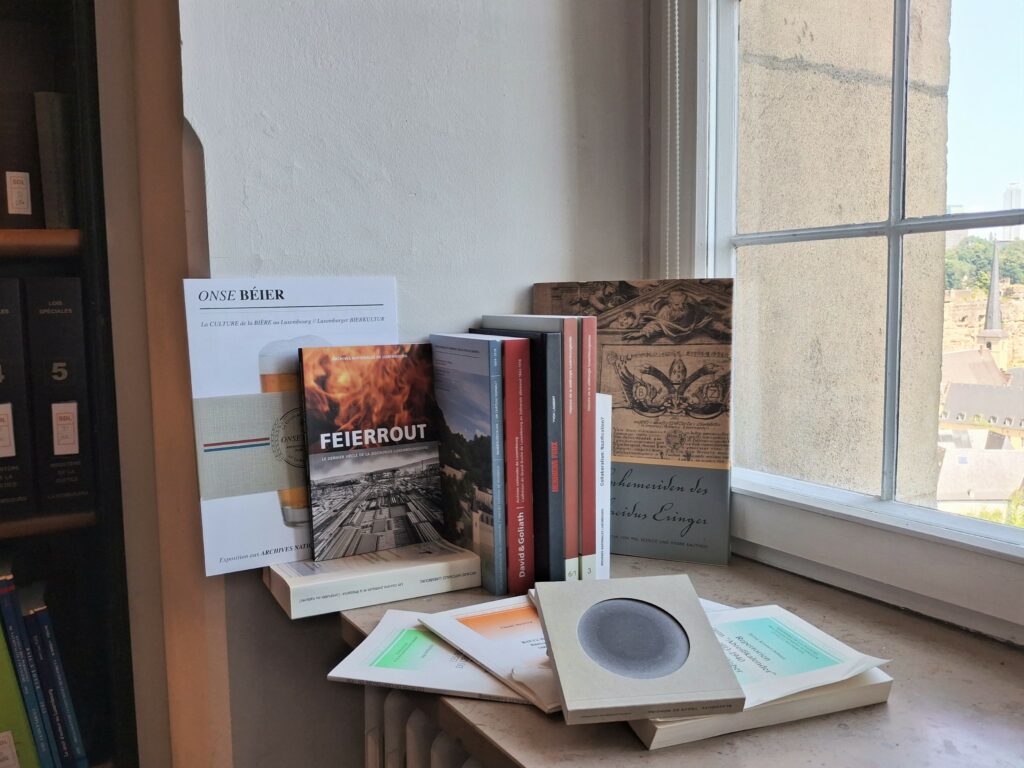 Distribution gratuite de publications aux Archives nationales