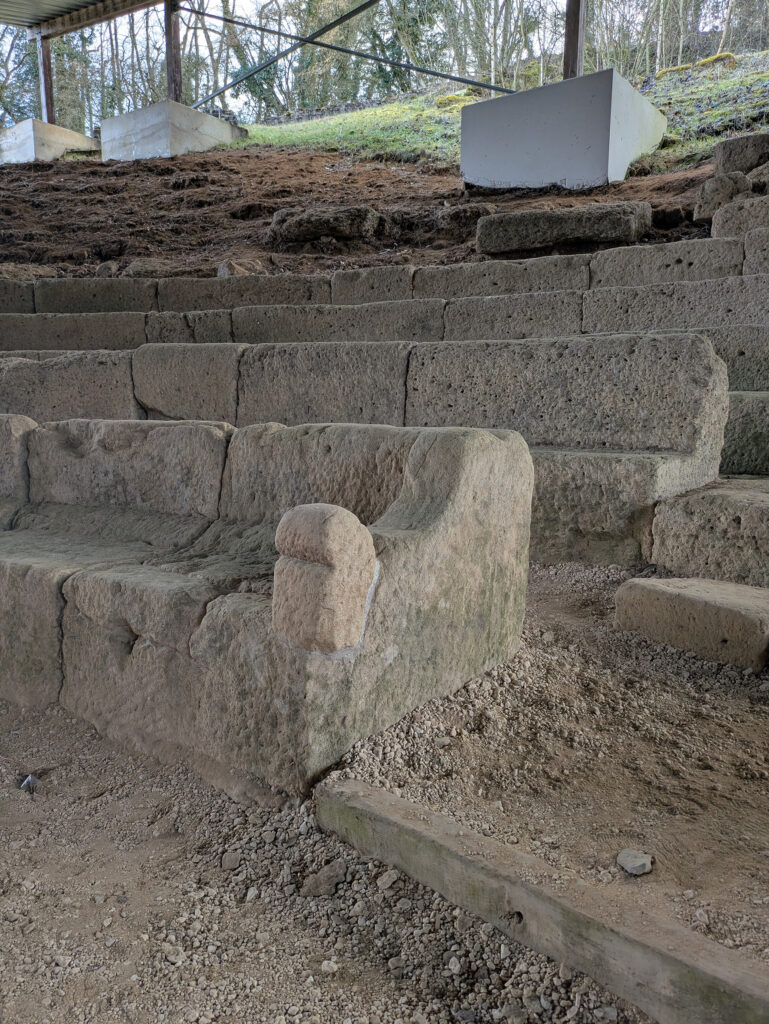 Déclamation de poèmes et visites guidées du théâtre gallo-romain à Dalheim