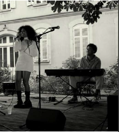 Mama Live Band Sunday - Charles & Skyles