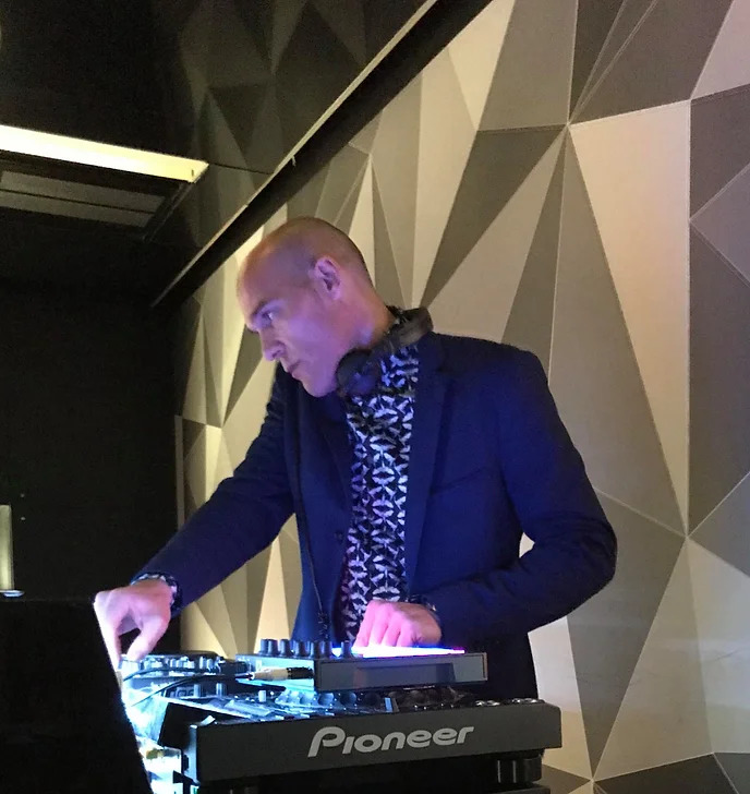 DJ Set Stadium - S4Linear