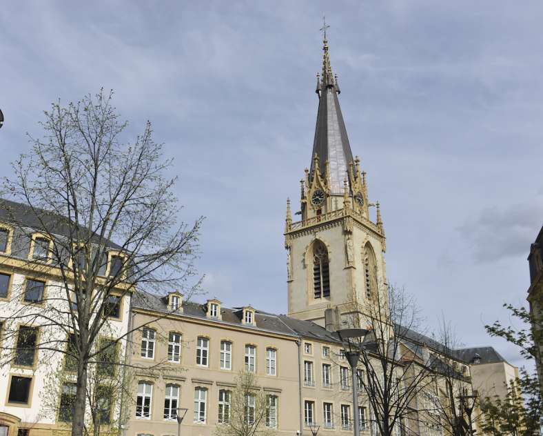From Nativity Scene to Church - A Guided Tour of Metz