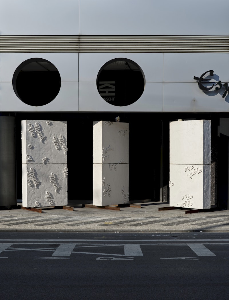 Merci Monoliths d'Eric Schumacher