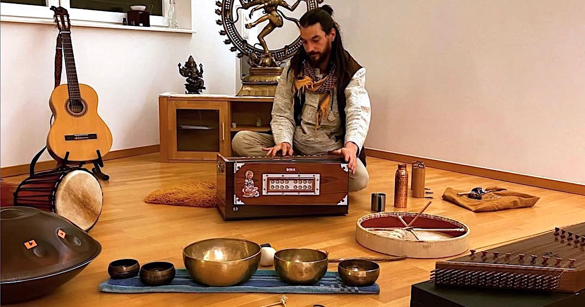 Kirtan avec Aaron McCue
