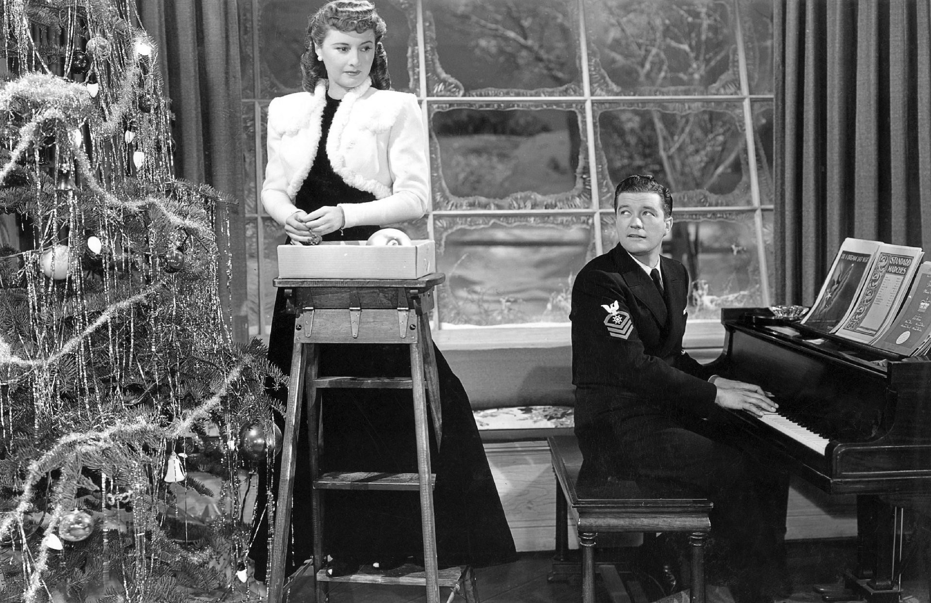 Christmas in Connecticut (Classics Before Christmas)